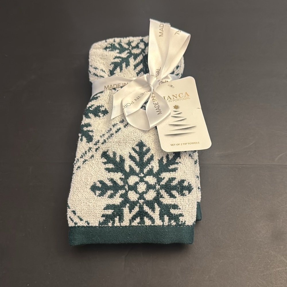 6pc BIANCA Holiday Motif Reversible Snowflakes Towel Set- Green/White - Picture 5 of 6